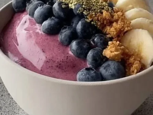 High Protein Breakfast Smoothie Bowl