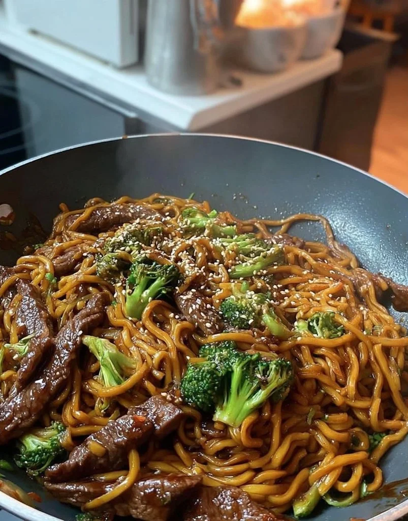 Beef and Broccoli Lo Mein Noodles