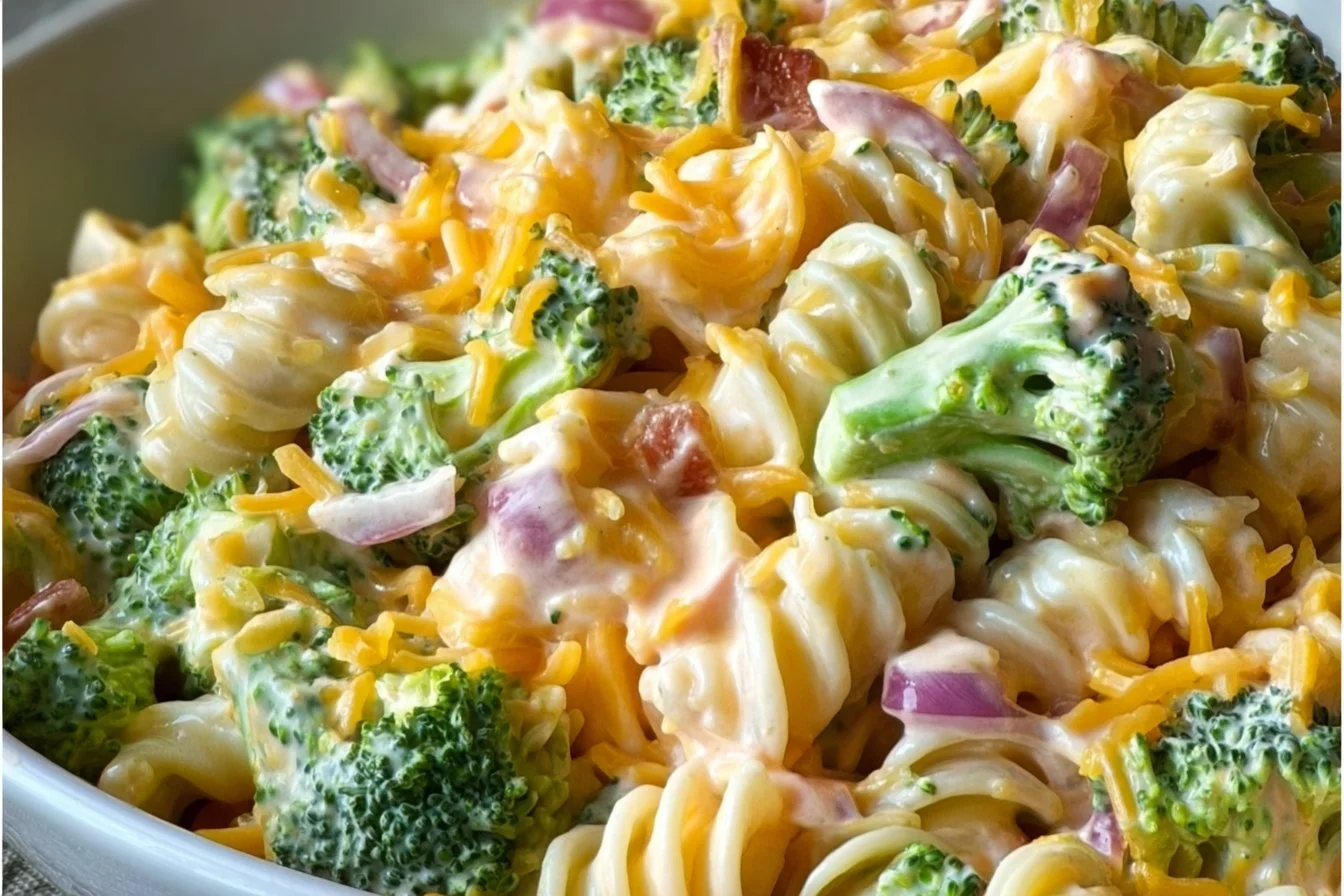 Broccoli Cheddar Pasta Salad (Walmart Copycat Recipe) broccoli cheddar pasta salad Broccoli Cheddar Pasta Salad (Walmart Copycat Recipe)